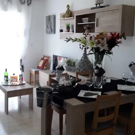 Deborah Apartment *